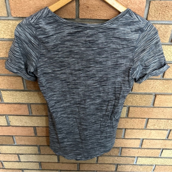 Lululemon Short Sleeve V-Neck Short Sleeve Tee Heathered Gray Black Size 2 - Picture 4 of 5